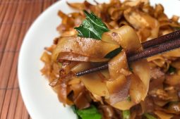 Thai Stir-fried Noodles (Pad See Euw)