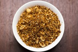 Spicy Fried Coconut Flakes with Peanuts (Serundeng)