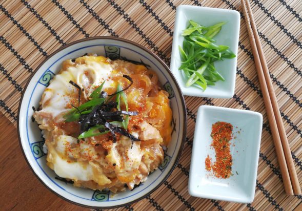Japanese Chicken & Egg Rice Bowls (Oyakodon)