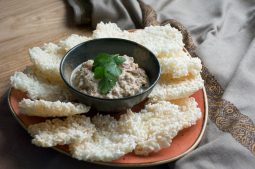 Rice Crackers with Minced Chicken Dip (Khaw Tang Na Tang)