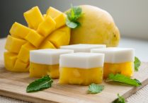 Mango Coconut Jelly Cubes (Woon Mamuang)