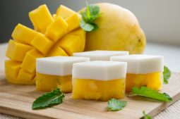 Mango Coconut Jelly Cubes (Woon Mamuang)
