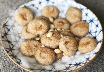 Chinese Peanut Cookies (Hua Sheng Bing)