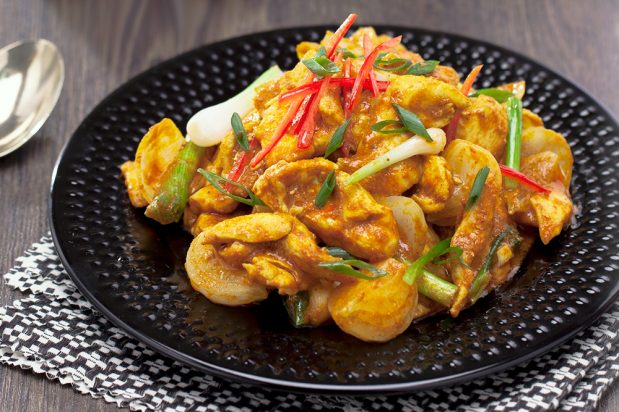 Stir-Fried Yellow Curry with Chicken (Gai Pad Gaeng Garee)