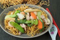 Combination Crispy Noodles (Mi Xao Gion)