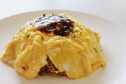 Japanese Omelette Rice (Omurice)
