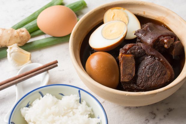 Braised Pork Trotters with Eggs