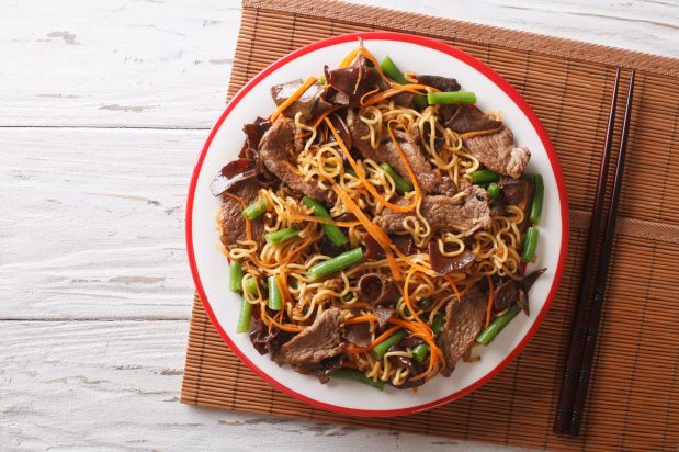 Wheat Noodles with Beef and Vegetables