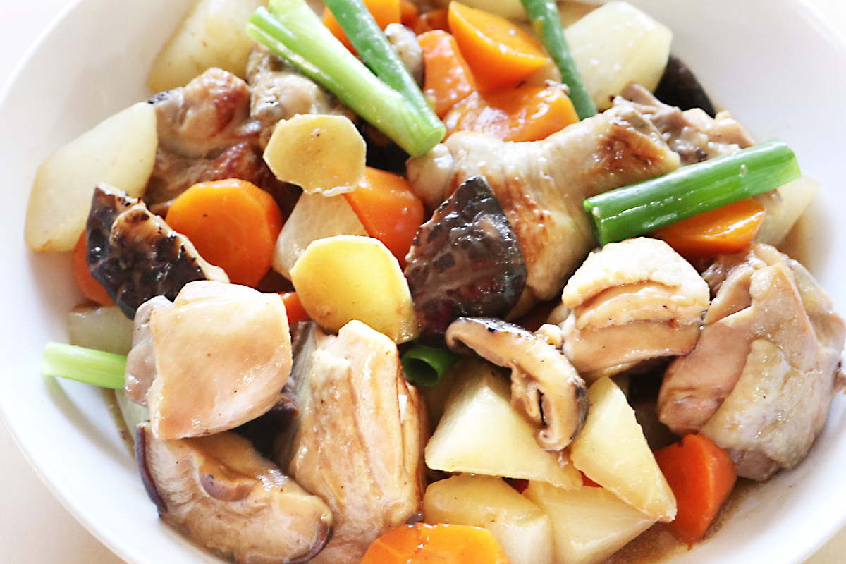 Easy and delicious Asian braised chicken with ginger and soy sauce