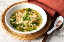 Shanghainese Plain Noodles Soup (Yang Chun Mian)