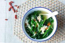 Chinese Spinach Egg Drop Soup with Gojiberries