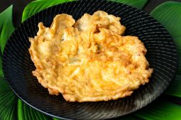 Thai Style Omelette (Khai Jiao)