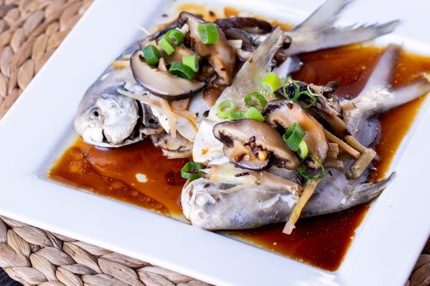 Steamed White Pomfret Fish with Mushrooms