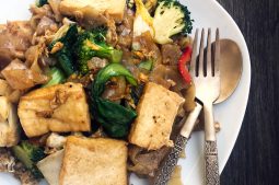 Thai Vegetarian Stir Fried Rice Noodles (Pad See Ew)
