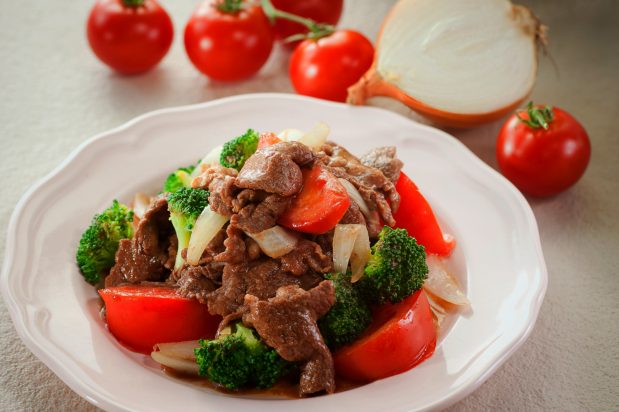 Stir Fried Beef with Tomatoes & Broccoli