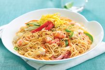 Stir Fried Rice Vermicelli with Seafood