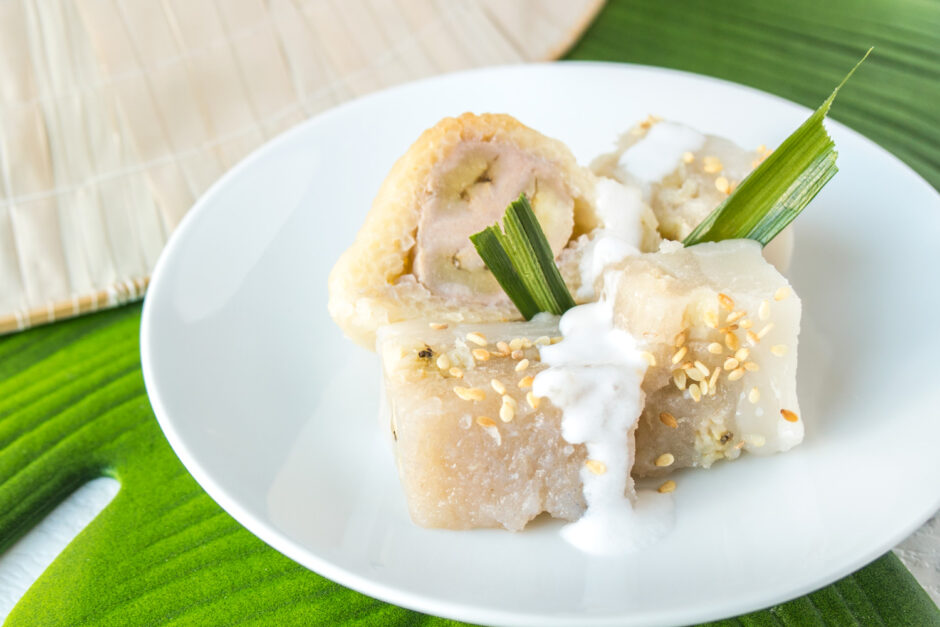 Grilled Banana Wrapped in Sticky Rice (Chuoi Boc Nep Nuong) | Asian