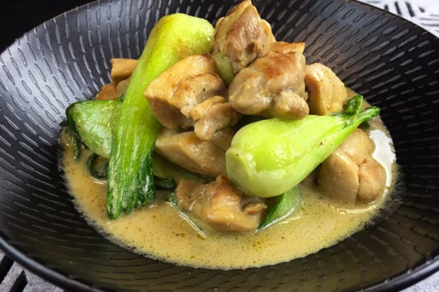Stir-Fried Chicken & Vegetables with Green Curry