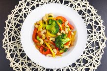 Stir-Fried Vegetables with Cashews