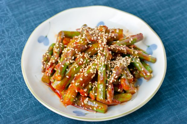 Asparagus with Gochujang Sauce