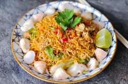 Thai Noodles with Pork (Pad Mama)