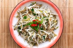 Stir Fried Bean Sprouts with Anchovies