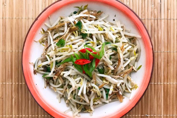 Stir Fried Bean Sprouts with Anchovies