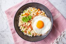 Hong Kong Style Spam and Egg Macaroni Soup