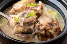 Oxtail Soup (Kkori Gomtang)