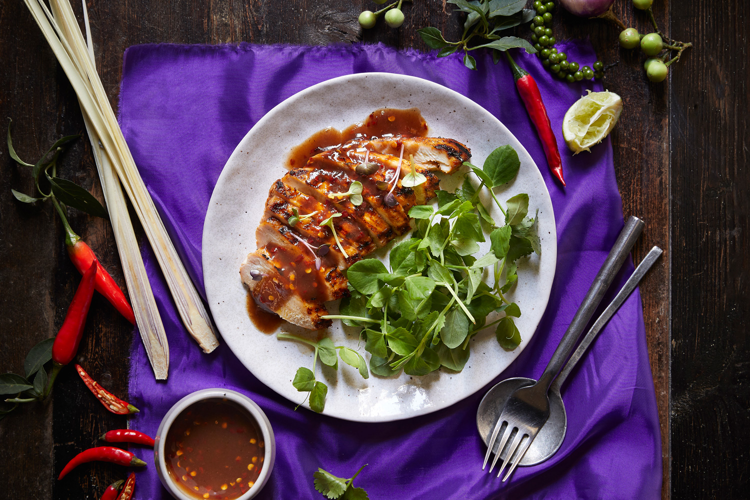 Red Curry Grilled Chicken With Tamarind Sauce Gai Yang Ka Ti Kab Jeaw Makham Asian Inspirations