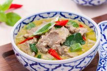 Green Curry with Beef (Gaeng Keo Wan Nua)