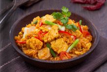 Yellow Curry Fried Rice with Chicken
(Kao Pad Gaeng Garee Gai)