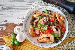 Spicy Thai Drunken Noodles with Prawn