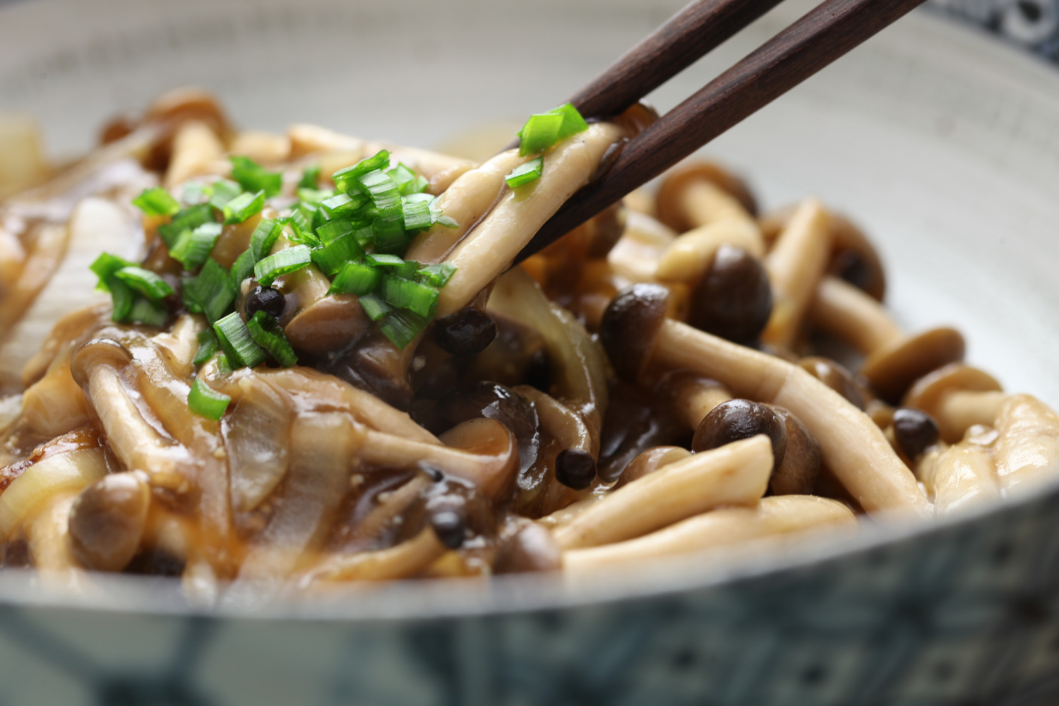 simmered-shimeji-mushrooms-asian-inspirations