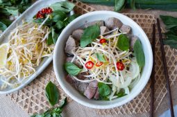 Vietnamese Beef Noodle Soup (Pho Bo)