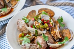 Seasoned Clams (Kkomajim)