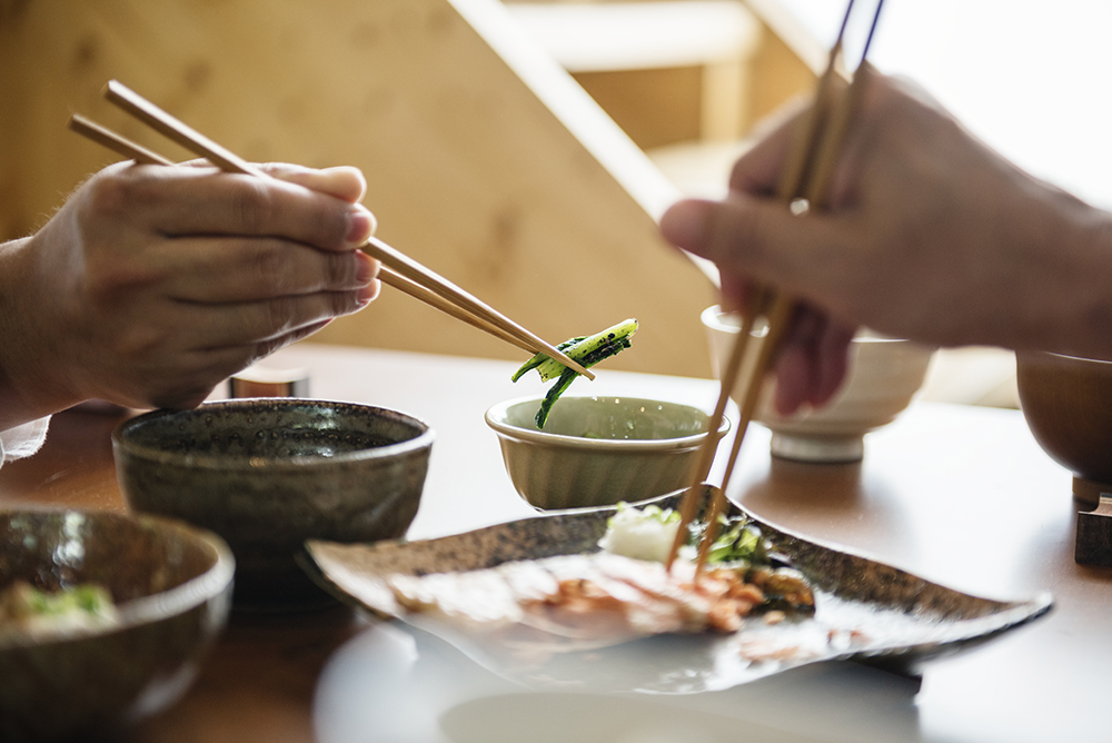 Do japanese deals eat with chopsticks