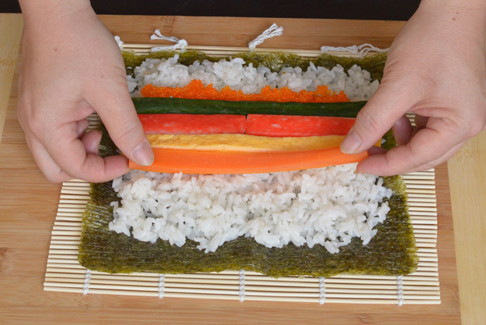 Sushi Making Kit by Yomo Sushi - Sushi in 4 Easy Steps