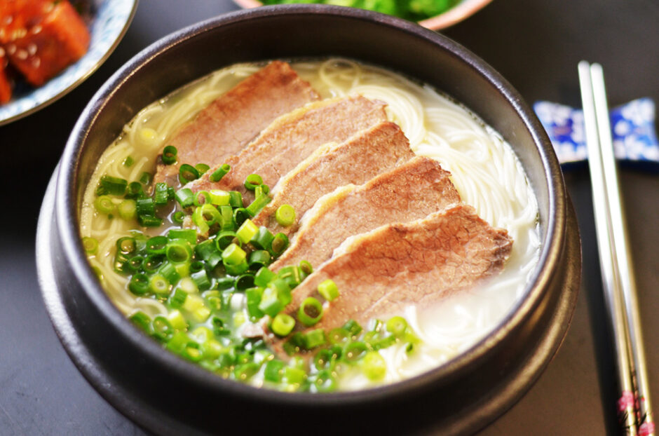 Korean Milky Beef Bone Soup (Seolleongtang) Asian Inspirations