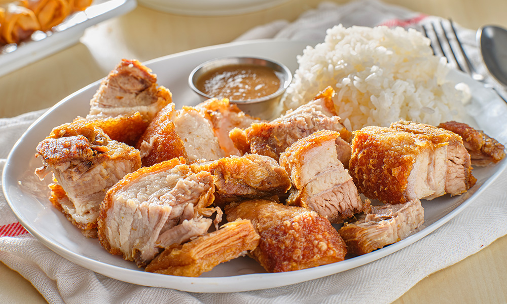 The-Fantastic-Diversity-of-Filipino-Cuisine_02-Lechon