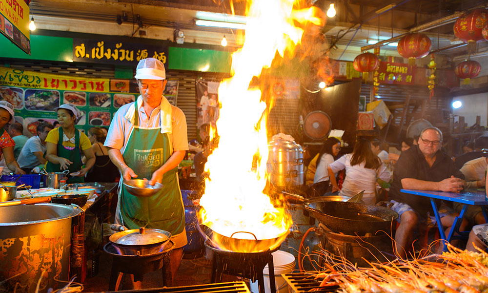 The Delicious Allure of Asian Late Night Food Culture (Thailand)