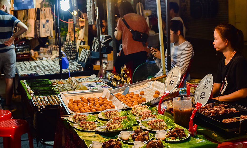 Travel to Northern Thailand: Chiang Mai and Chiang Rai - Night Market