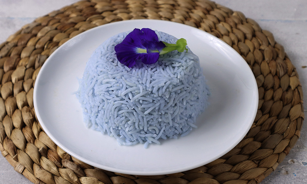 Using-the-Blue-Butterfly-Pea-Flower_Blue-Rice