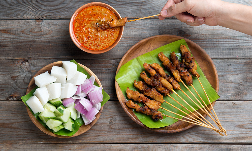 The-Secret-to-Authentic-Satay-Skewers_05-Accompaniments