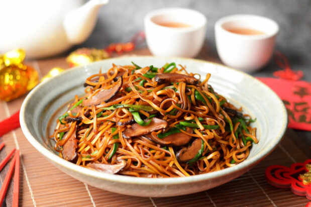 Long Life Noodles (Yi Mien)