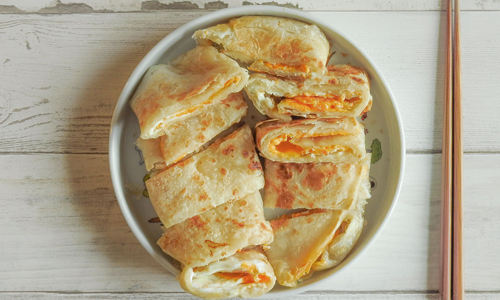 Must-Eat in China Scallion Pancakes: Egg Roll