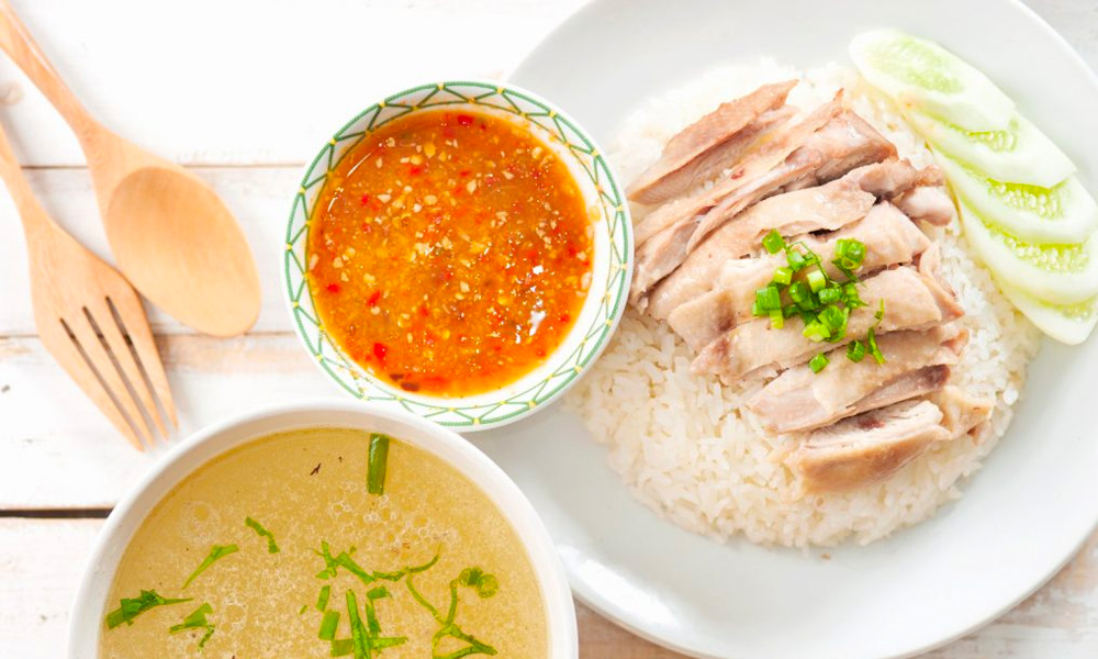 Iconic Southeast Asian Dishes For You to Savour: Hainanese Chicken Rice