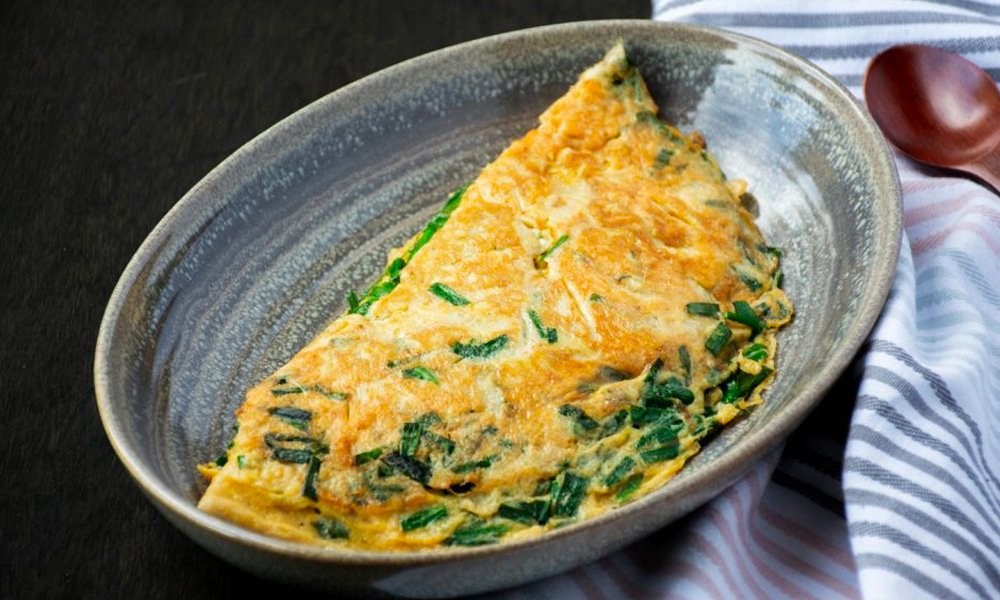 Pan Fried Omelette with Chives