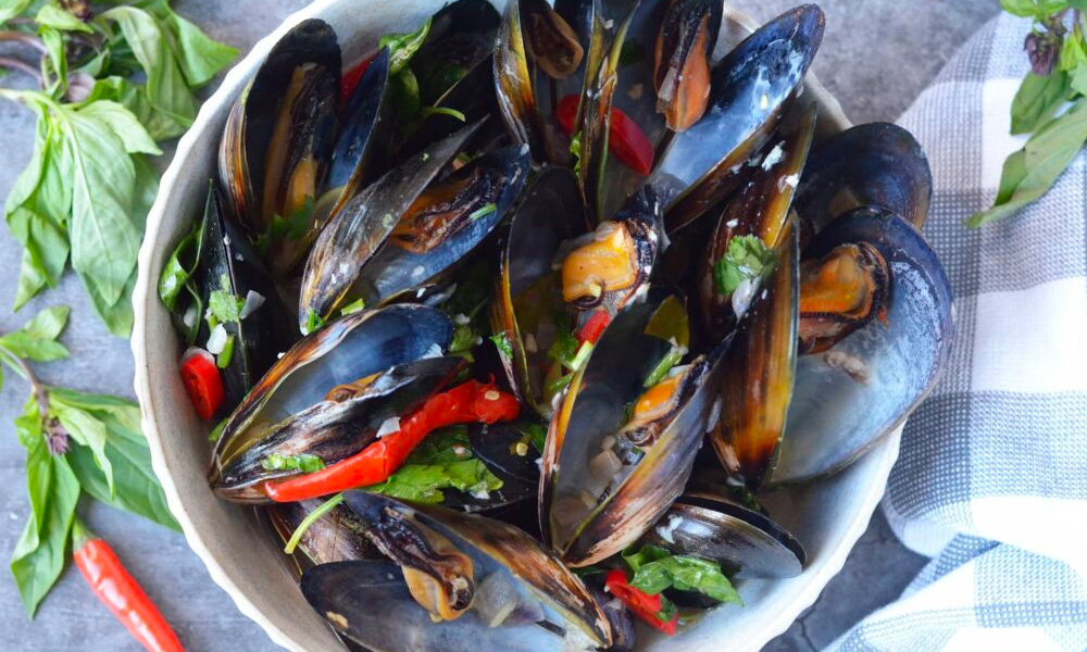 Thai Steamed Mussels