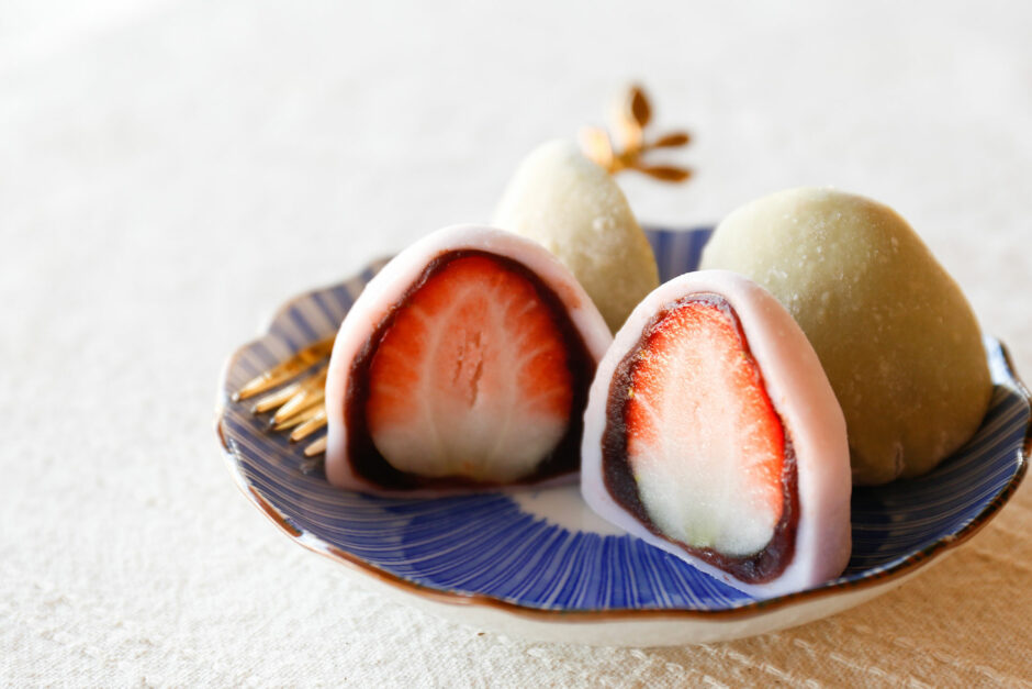 10 Delightful Asian Desserts Made with Rice Flour